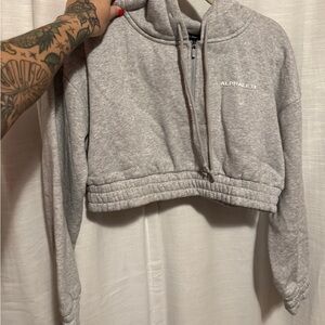 Alphalete Light Gray Cropped Sweatshirt